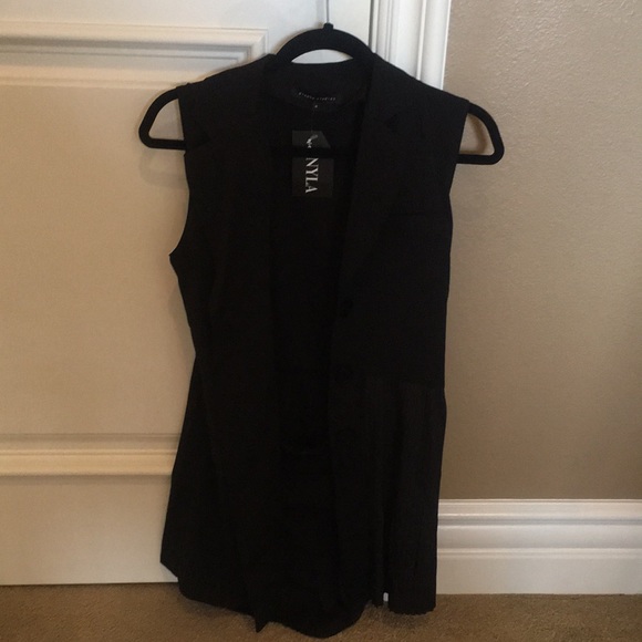 ๐ wearNYLA: Black Trench Dress - Picture 2 of 5